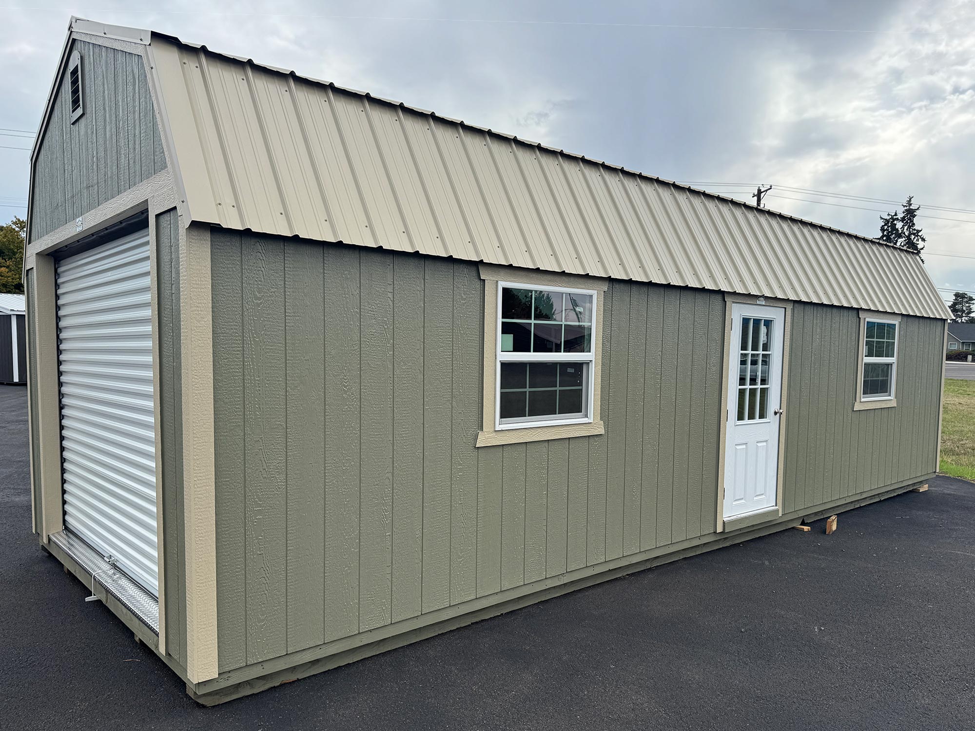 You are currently viewing 12 x 32 Lofted Barn Garage – Hex Flooring